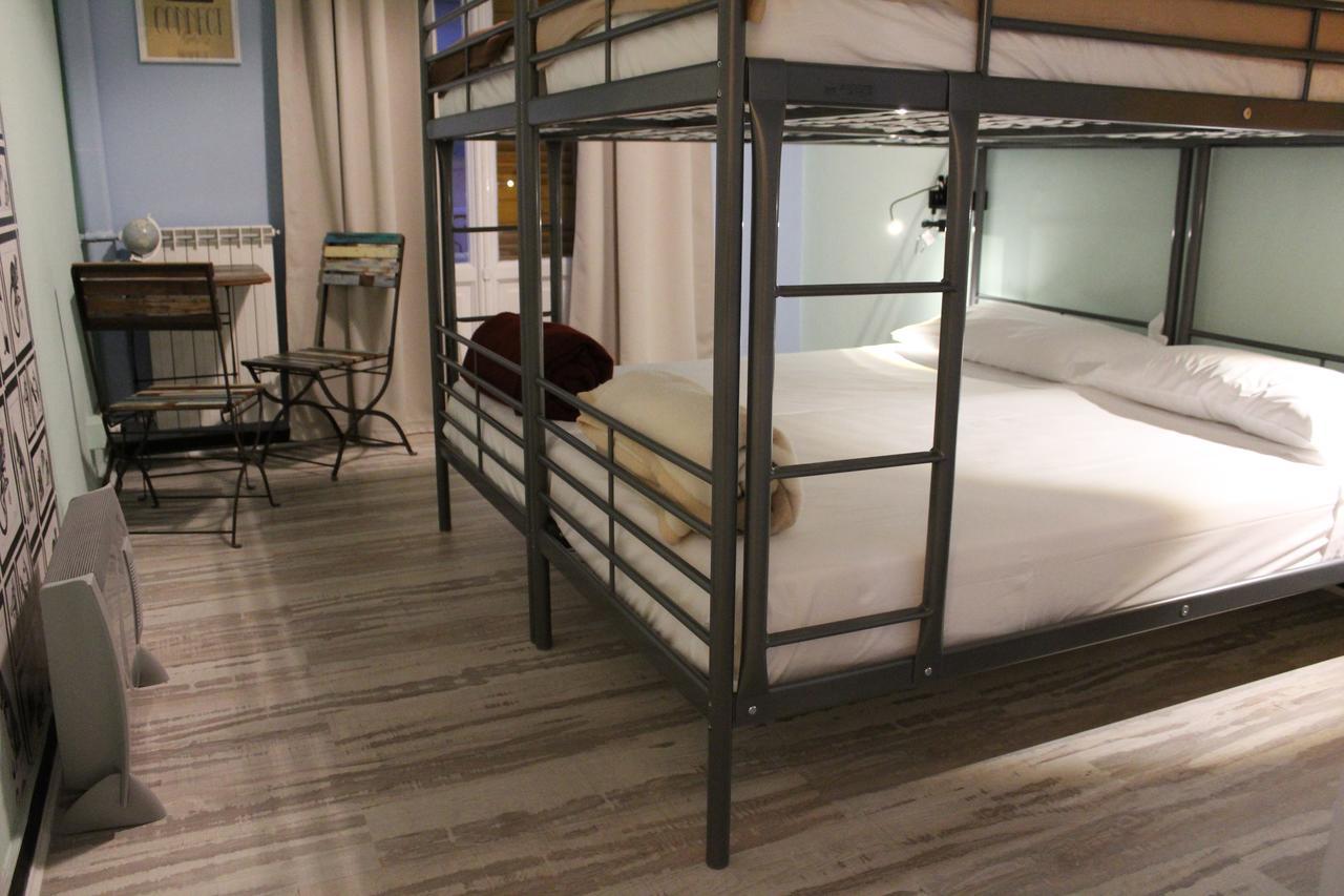 Victoria House Hostel Genoa Bagian luar foto