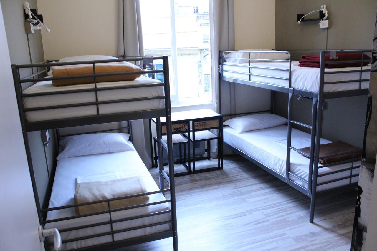 Victoria House Hostel Genoa Bagian luar foto