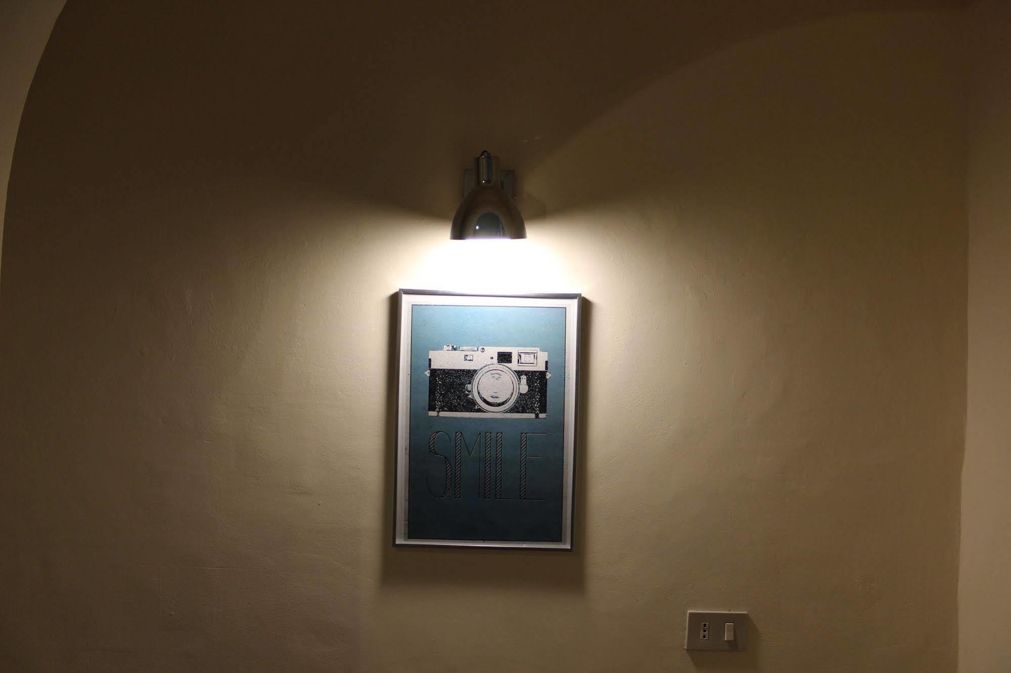 Victoria House Hostel Genoa Bagian luar foto