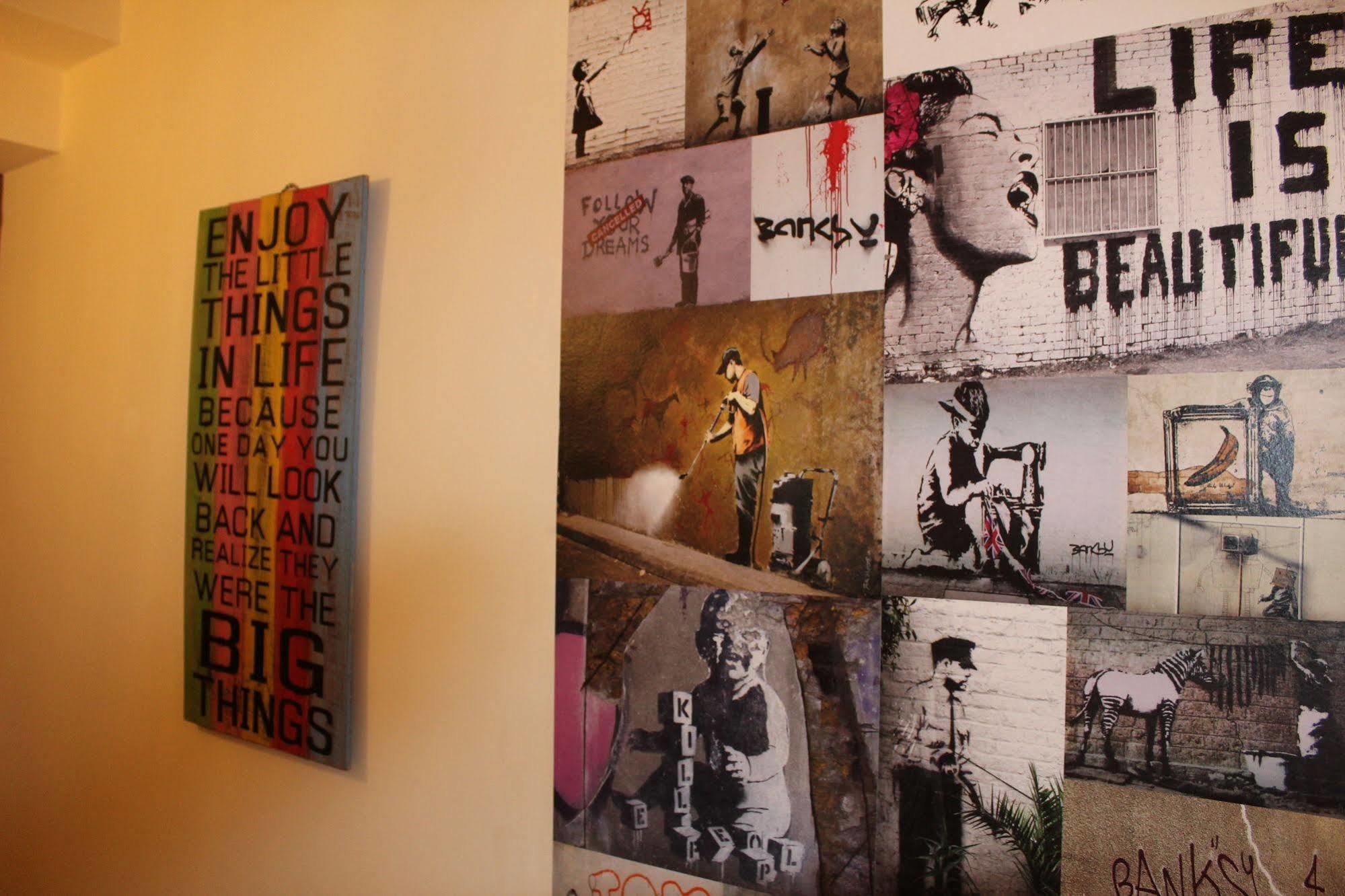 Victoria House Hostel Genoa Bagian luar foto