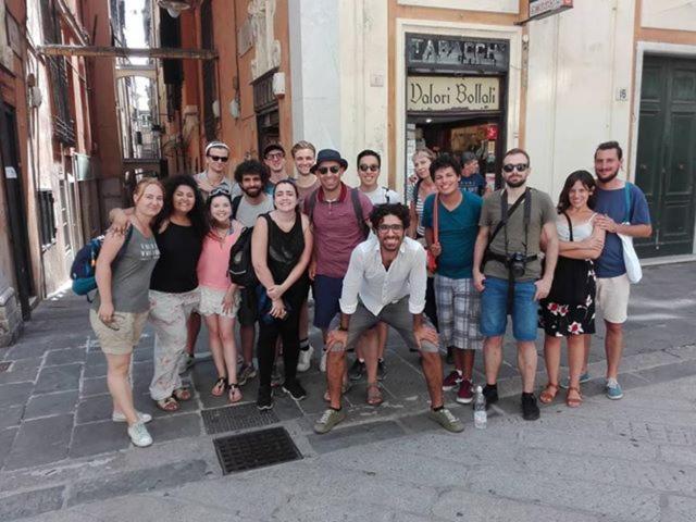 Victoria House Hostel Genoa Bagian luar foto